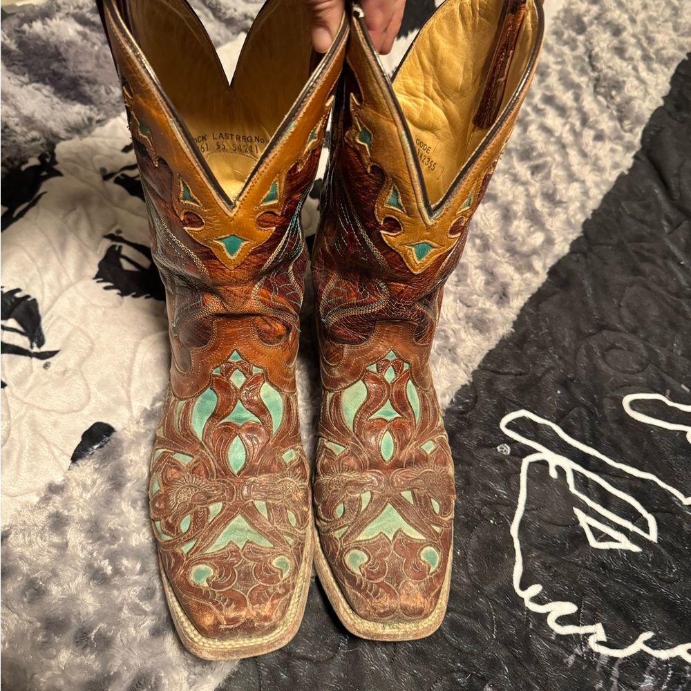 Corral turquoise inlay boots